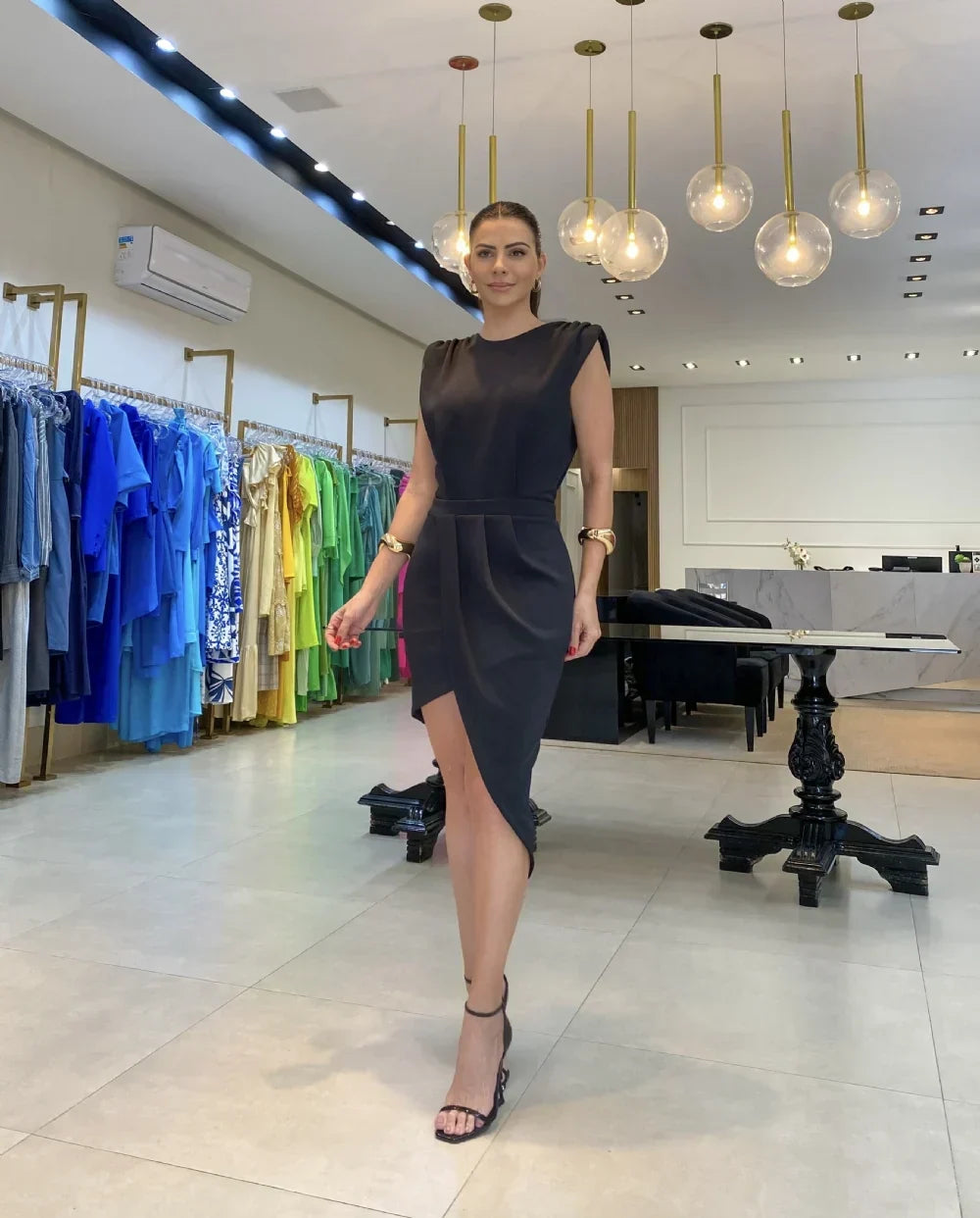 Asymetryczna Elegancka Sukienka
