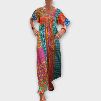 Wibrująca sukienka boho