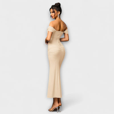Sukienka bodycon z marszczeniami na ramionach