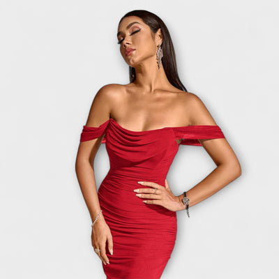Sukienka bodycon z marszczeniami na ramionach