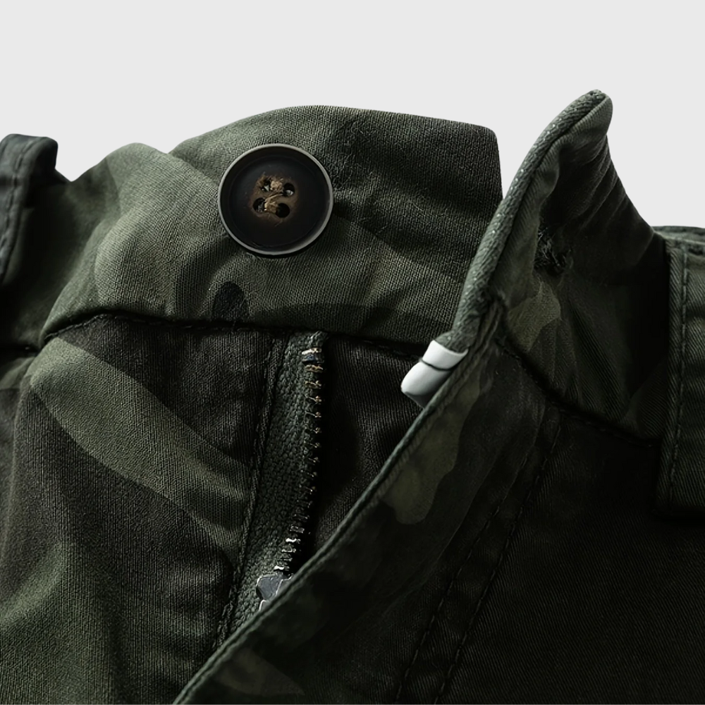 Bermudy outdoorowe w stylu militarnym