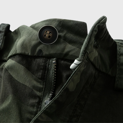 Bermudy outdoorowe w stylu militarnym