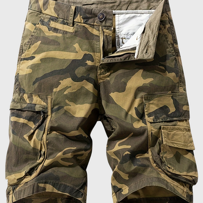 Bermudy outdoorowe w stylu militarnym