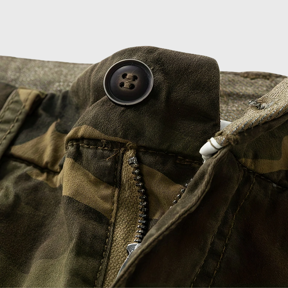 Bermudy outdoorowe w stylu militarnym