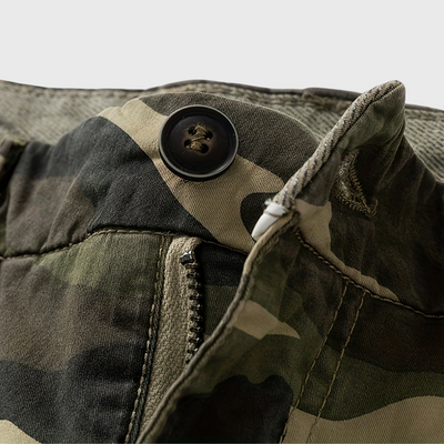 Bermudy outdoorowe w stylu militarnym