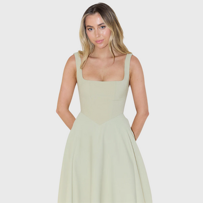 Elegancka sukienka bez rękawów