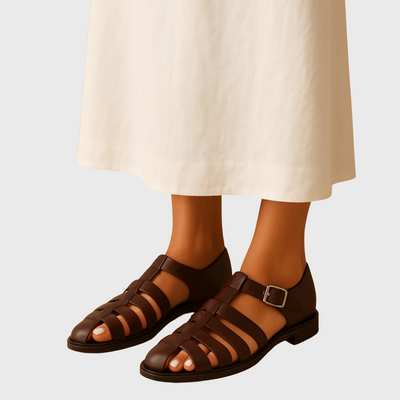 Zamknięte sandały z elegancką klamrą