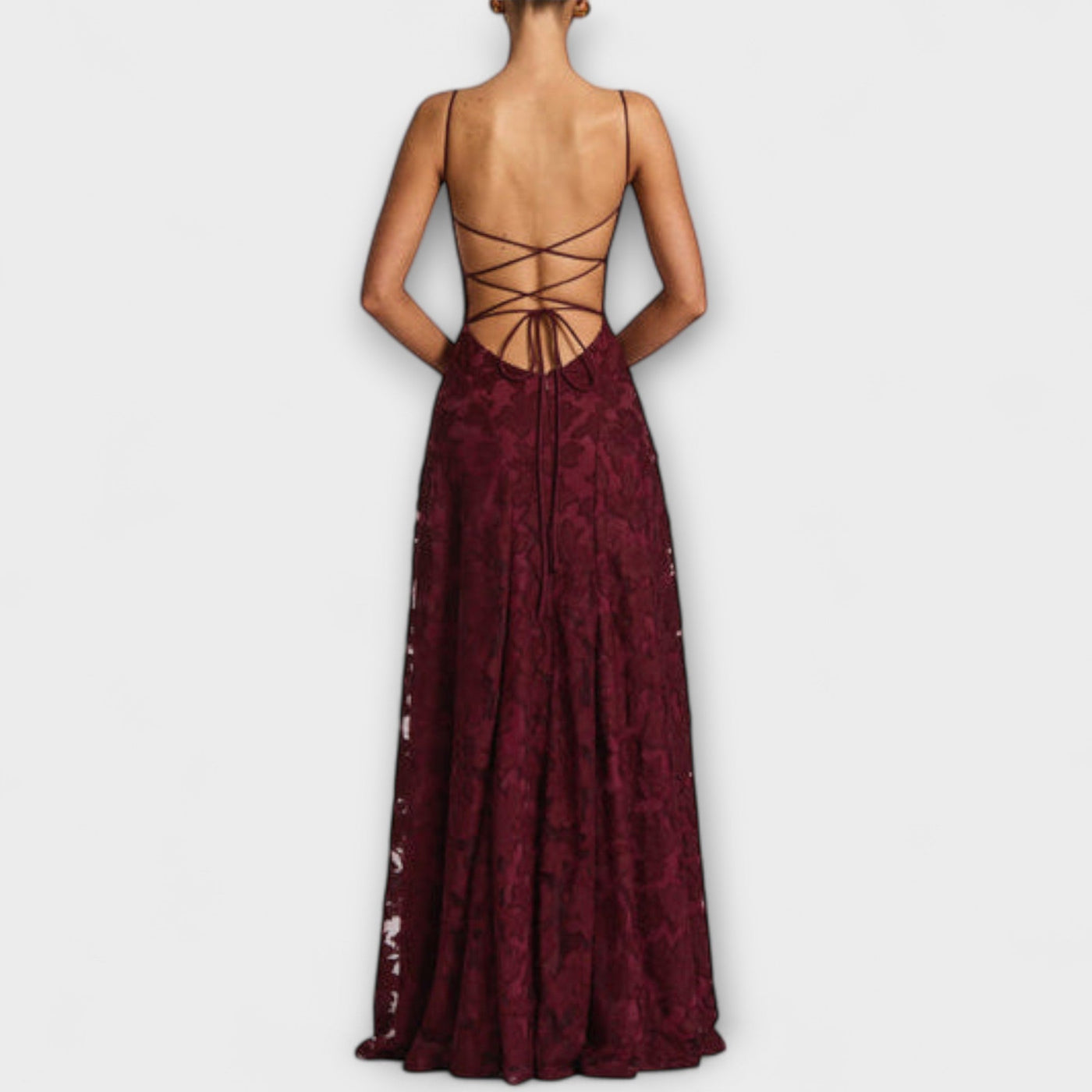Elegancka koronkowa sukienka maxi w kwiaty