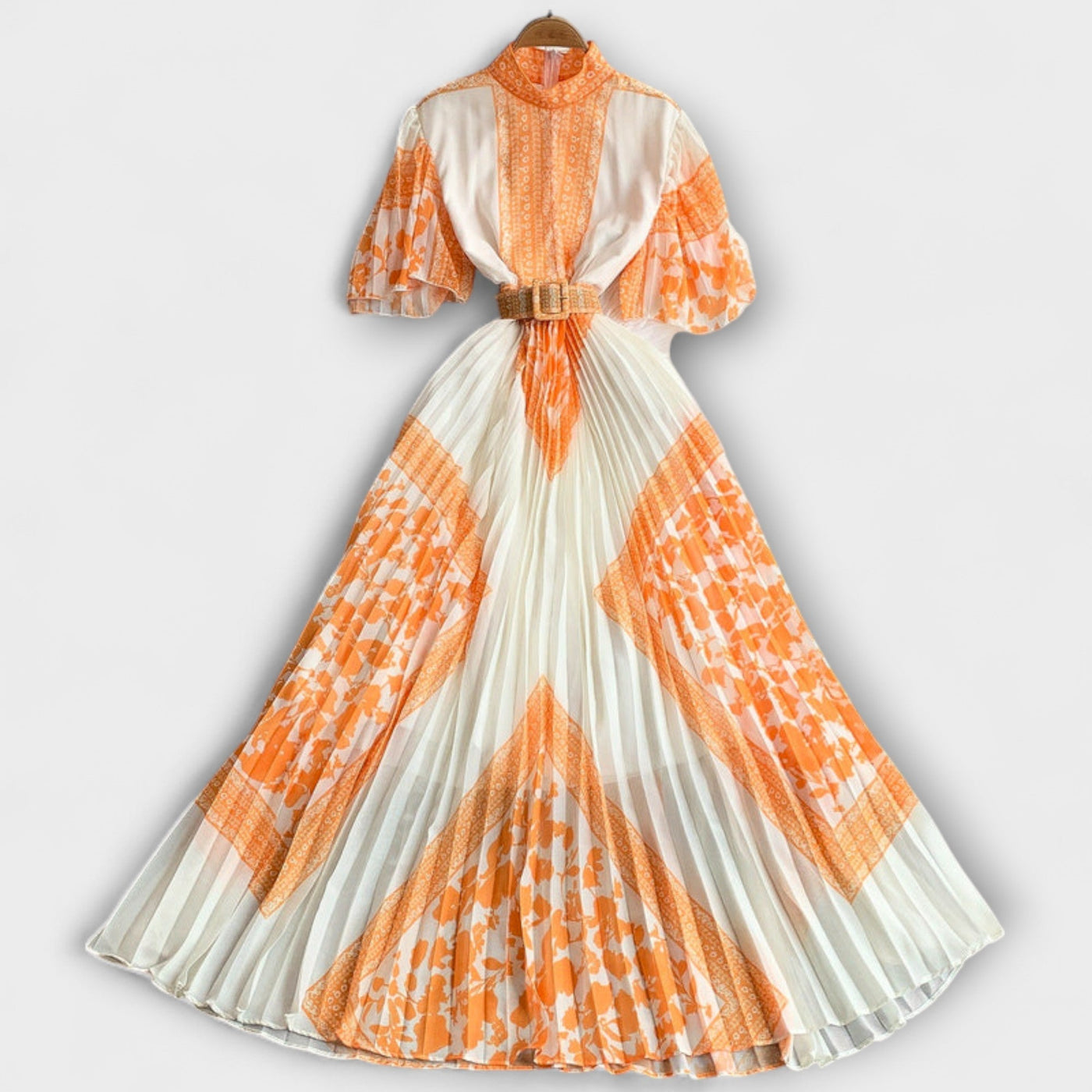 Sukienka inspirowana stylem vintage