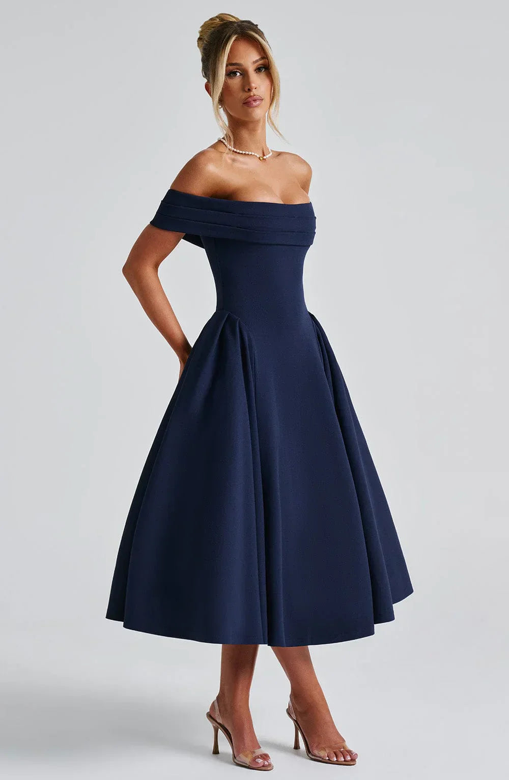 Sukienka Midi Alexander Saint w Eleganckim Stylu